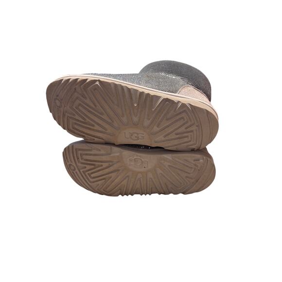 UGG Silver Sequin Classic Short Boots Women’s Size 5 Cozy Winter Sparkle - Picture 3 of 5